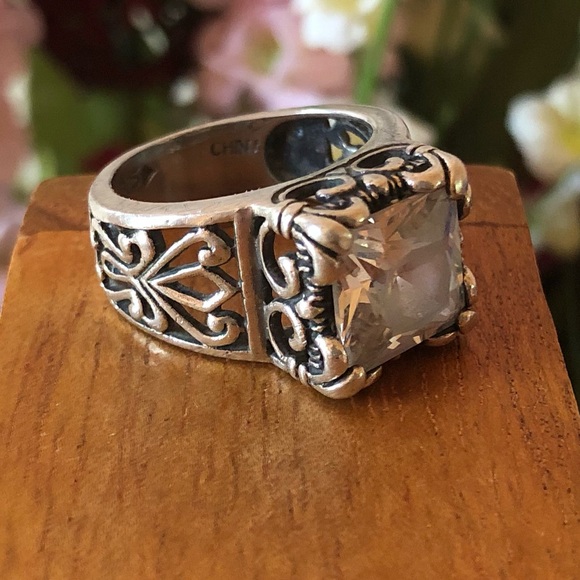 Silpada Filigree Sterling Silver and Cubic Zirconia Uptown Ring Size 6 - Picture 15 of 16